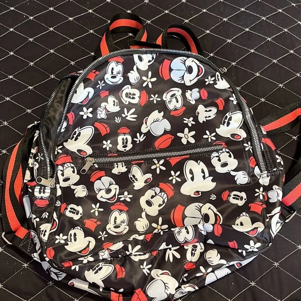 NWOT Disney Parks Minnie Mouse Backpack
